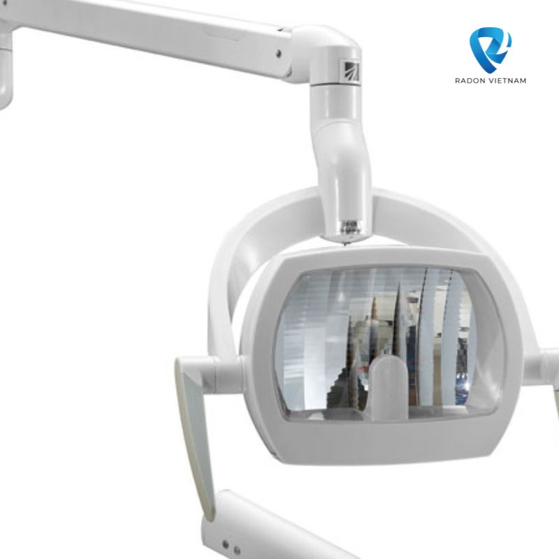 Đèn LED có chức năng xoay quanh trục; trang bị công tắc cảm biến hồng ngoại