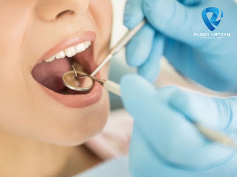 Đến nha khoa định kỳ để kiểm tra và chăm sóc răng miệng kịp thời. (Hình ảnh: Sưu tầm)