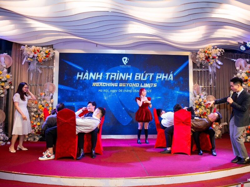 Không thể thiếu trò chơi thú vị