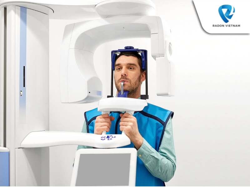 Các trường hợp được chỉ định sử dụng bao gồm: cấy ghép Implant, điều trị nội nha, chỉnh nha và tiểu phẫu răng khôn (Nguồn ảnh: Sưu tầm)