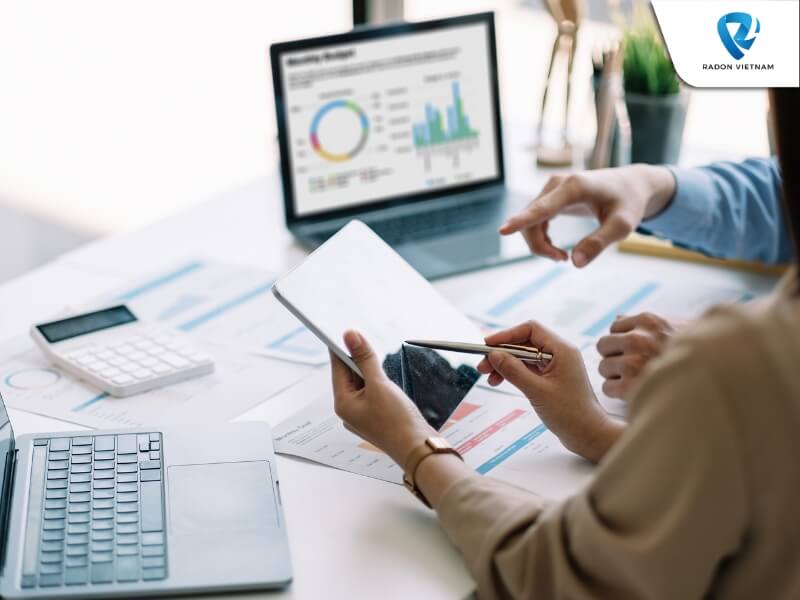 Bạn có thể đo lường và theo dõi được kết quả của các chiến dịch online trong marketing nha khoa nhờ vào các công cụ (Nguồn ảnh: Sưu tầm)