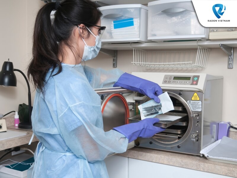 Phòng khám cần có hệ thống giám sát và đánh giá hiệu quả của các biện pháp kiểm soát nhiễm khuẩn (Nguồn ảnh: Sưu tầm)