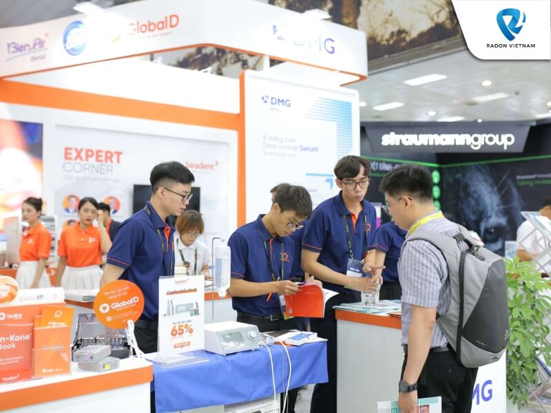 Các bác sĩ cũng có cơ hội cập nhật những kiến thức chuyên môn mới nhất (Nguồn ảnh: Sưu tầm)
