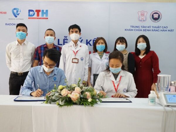 Lễ ký kết hợp tác giữa DTH và radon Việt Nam