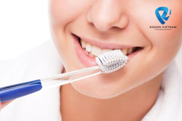 Chăm sóc răng miệng đúng cách giúp nụ cười luôn tỏa sáng (Nguồn ảnh: Sưu tầm)